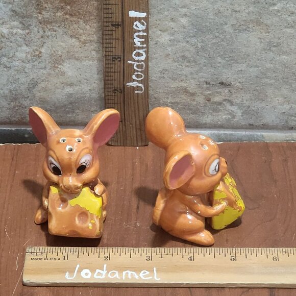 Vintage Mouse and Cheese Salt and Pepper Shaker Set - Picture 11 of 11